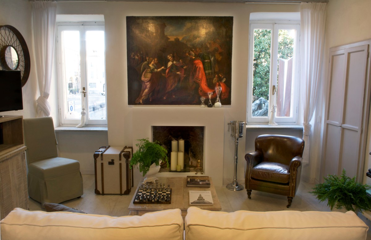 Studio with fireplace overlooking the Cathedral